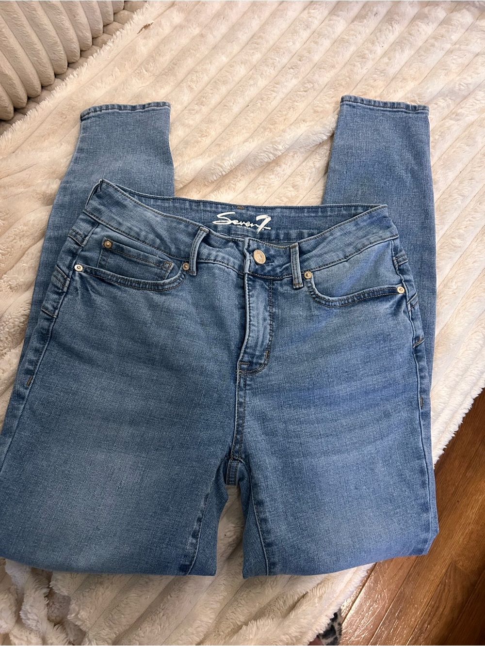 Seven7 Medium Blue Women's Skinny Jeans